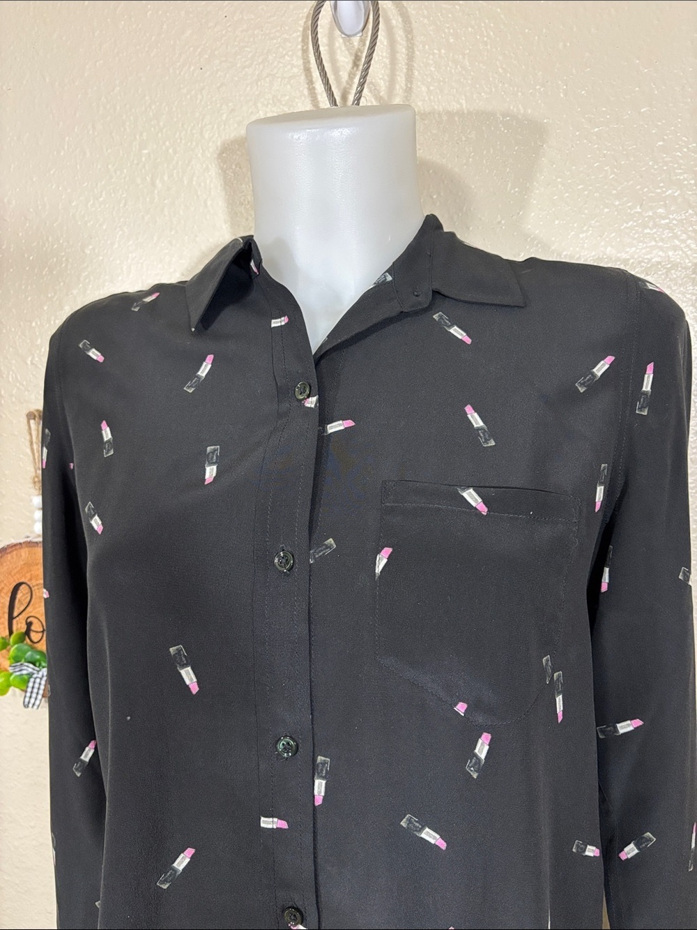 Rails Kate Lipstick Print 100% Silk
Button Down Blouse Size XS